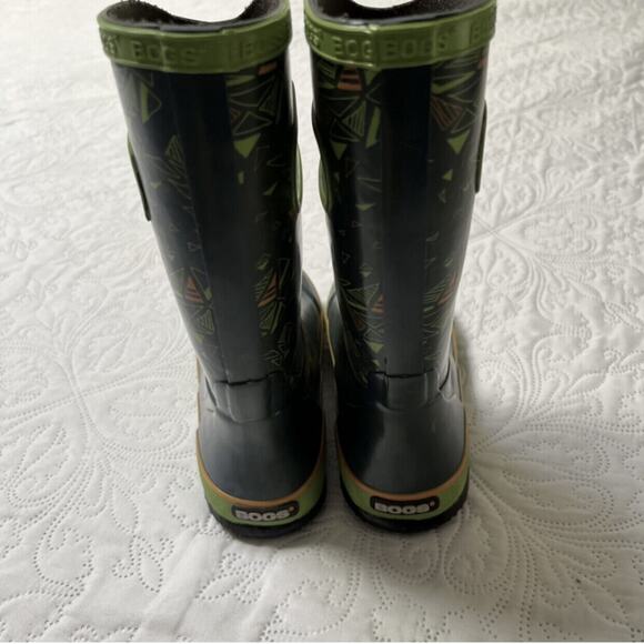 Bogs Pull On Patterned Boots Size 3 - Picture 7 of 8